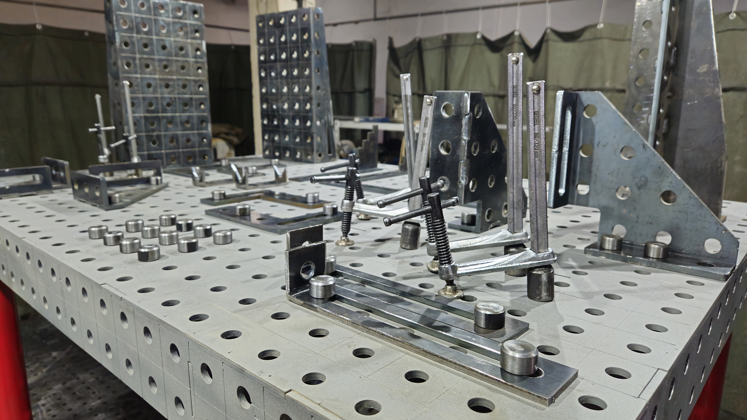 Сварочный 3D стол 2000х1000х100 10 мм (шаг 50х50)