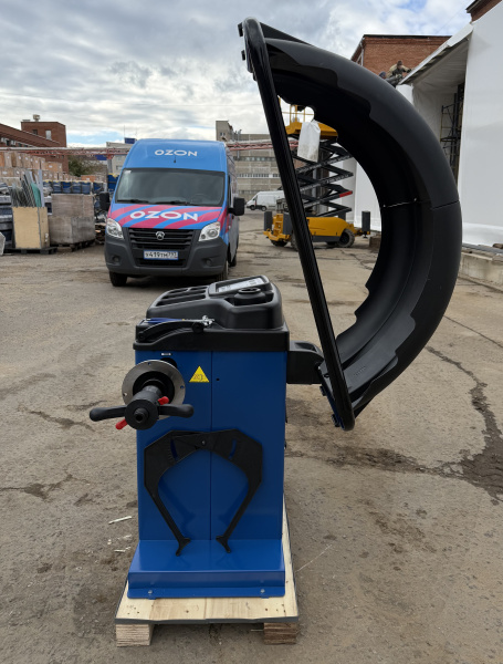 Балансировочный станок 10–24” для легковых авто TS-520