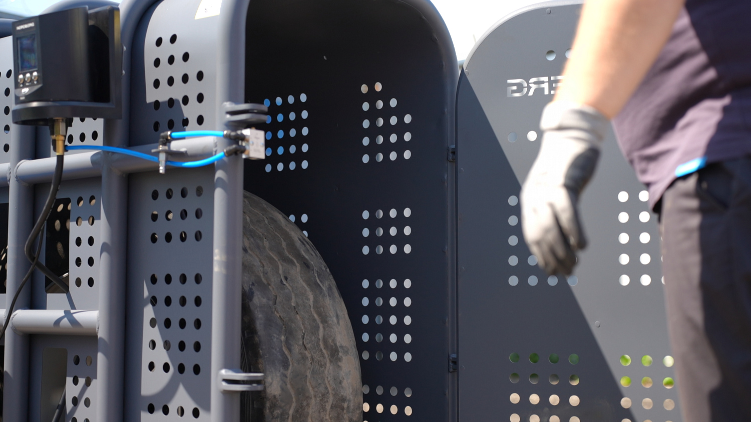 Клеть для накачки грузовых колес 46TC12